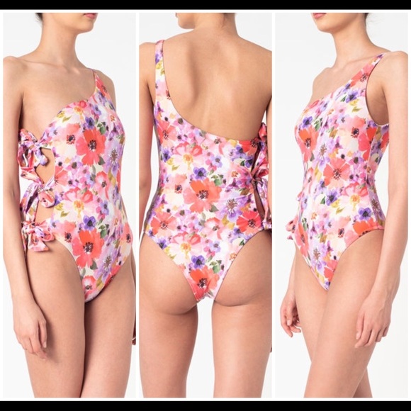New GUESS Full swimsuit with floral print SZ L - Picture 6 of 10